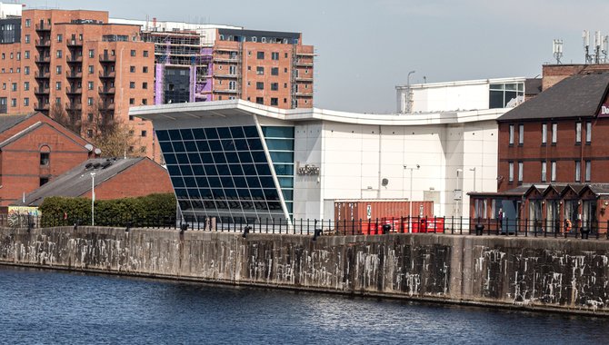 Casinos and Wagering Shops to Close From 14 October in Liverpool